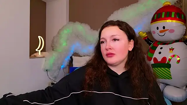 Snapshot of GloriNichols chatting on 12.03.25 GloriNichols online show from 12.03.25