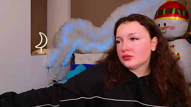 Snapshot of GloriNichols chatting on 12.04.25 GloriNichols online show from 12.04.25