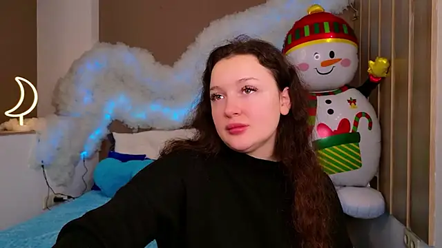 Snapshot of GloriNichols chatting on 12.14.25 GloriNichols online show from 12.14.25