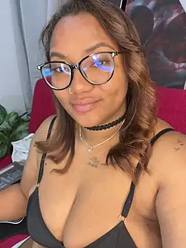 Snapshot of Lilithcaballero chatting on 03.04.25 Lilithcaballero online show from 03.04.25