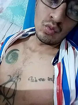 Snapshot of ale3J4a chatting on 12.21.25 ale3J4a online show from 12.21.25