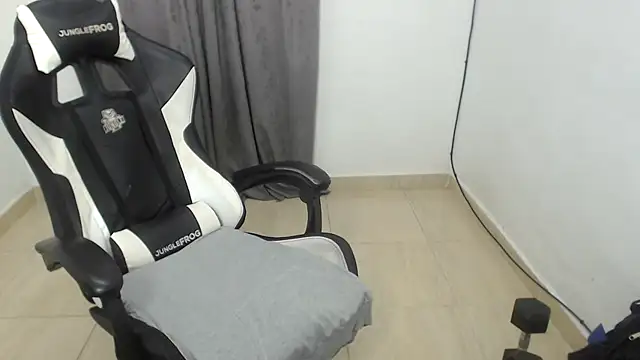 Snapshot of seux-88 chatting on 10.25.25 seux-88 online show from 10.25.25