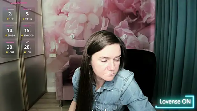 AriaGray online show from 10.30.25