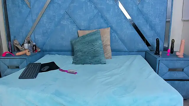 Aura love69 online show from 12.18.25