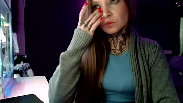 Snapshot of InesGold chatting on 02.07.25 InesGold online show from 02.07.25