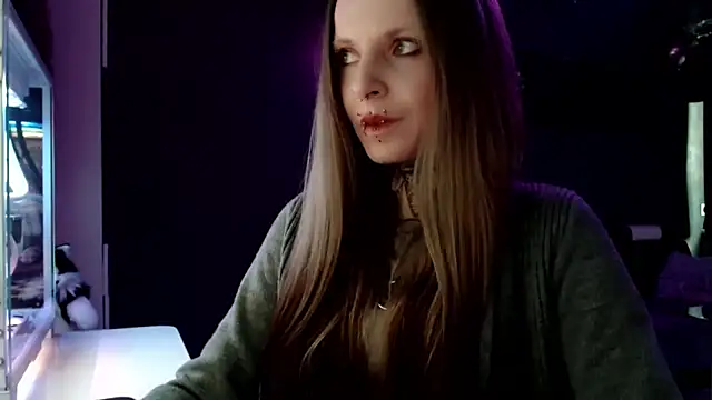 Snapshot of InesGold chatting on 02.11.25 InesGold online show from 02.11.25