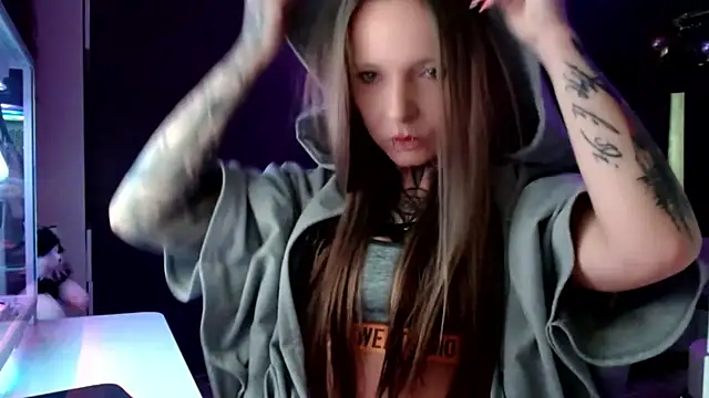 Snapshot of InesGold chatting on 02.16.25 InesGold online show from 02.16.25