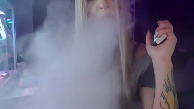 Snapshot of InesGold chatting on 03.20.25 InesGold online show from 03.20.25