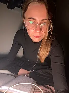 Snapshot of GraceTorrez chatting on 12.18.24 GraceTorrez online show from 12.18.24