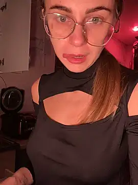 Snapshot of GraceTorrez chatting on 12.19.24 GraceTorrez online show from 12.19.24