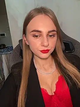 Snapshot of GraceTorrez chatting on 01.28.25 GraceTorrez online show from 01.28.25