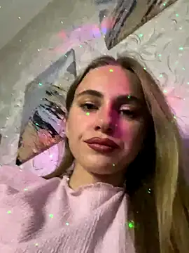 Snapshot of GraceTorrez chatting on 09.12.25 GraceTorrez online show from 09.12.25