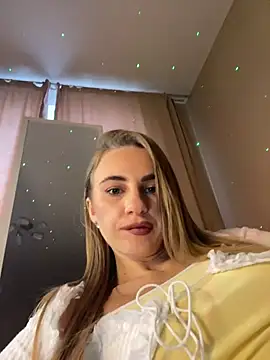Snapshot of GraceTorrez chatting on 10.15.25 GraceTorrez online show from 10.15.25