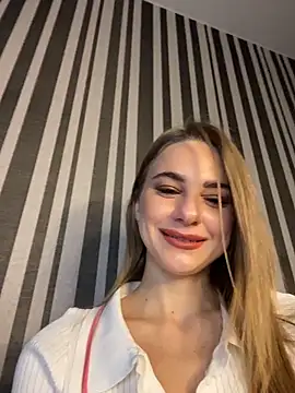 Snapshot of GraceTorrez chatting on 10.21.25 GraceTorrez online show from 10.21.25