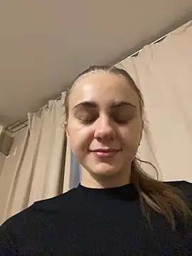 Snapshot of GraceTorrez chatting on 10.29.25 GraceTorrez online show from 10.29.25