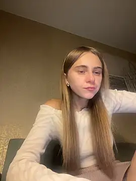 Snapshot of GraceTorrez chatting on 10.31.25 GraceTorrez online show from 10.31.25