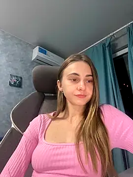 Snapshot of GraceTorrez chatting on 11.12.25 GraceTorrez online show from 11.12.25