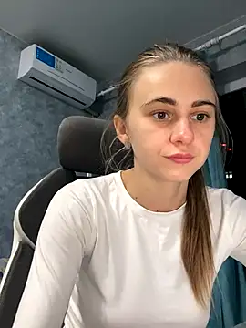 Snapshot of GraceTorrez chatting on 11.19.25 GraceTorrez online show from 11.19.25