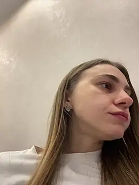 Snapshot of GraceTorrez chatting on 11.24.25 GraceTorrez online show from 11.24.25