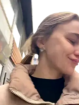 Snapshot of GraceTorrez chatting on 11.25.25 GraceTorrez online show from 11.25.25