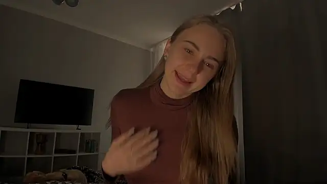 Snapshot of GraceTorrez chatting on 11.26.25 GraceTorrez online show from 11.26.25