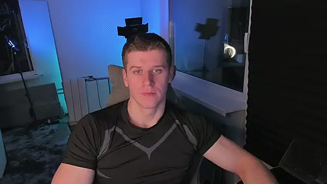 Snapshot of Bruno_Banani chatting on 10.30.25 Bruno Banani online show from 10.30.25