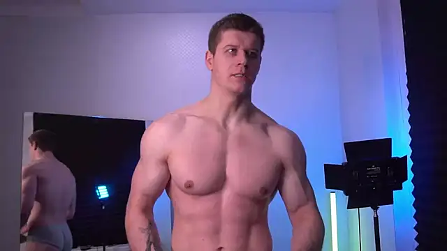 Snapshot of Bruno_Banani chatting on 11.04.25 Bruno Banani online show from 11.04.25