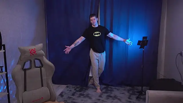 Snapshot of Bruno_Banani chatting on 11.23.25 Bruno Banani online show from 11.23.25