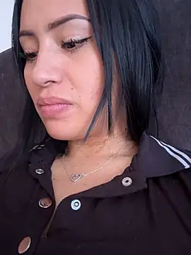 Sara luna  online show from 12.29.24