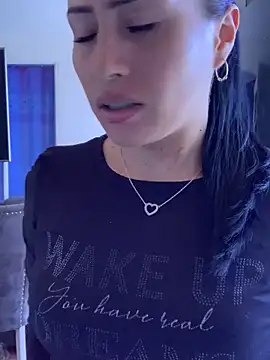 Sara luna  online show from 01.18.25