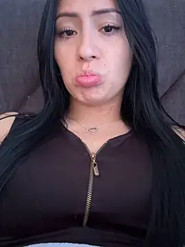 Sara luna  online show from 03.20.25