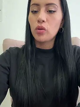 Snapshot of Sara_luna_ chatting on 02.18.26 Sara luna online show from 02.18.26