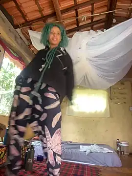 Snapshot of sammoura01 chatting on 12.04.25 sammoura01 online show from 12.04.25