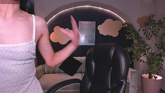 HannahJamesX online show from 01.11.25