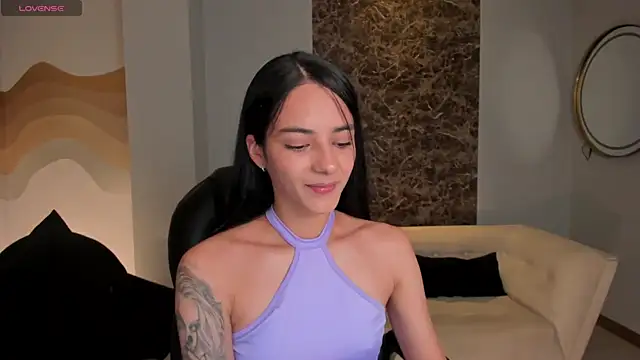 HannahJamesX online show from 01.18.25