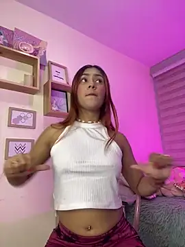 Snapshot of soy_sarah_ chatting on 02.25.25 soy sarah online show from 02.25.25