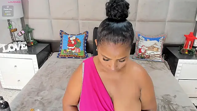 Snapshot of OliviaBurning chatting on 12.03.25 OliviaBurning online show from 12.03.25