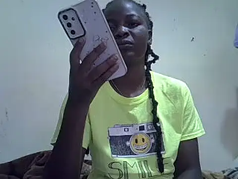 Snapshot of pretty_vivy chatting on 01.19.25 pretty vivy online show from 01.19.25