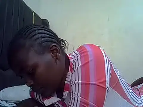 Snapshot of pretty_vivy chatting on 02.15.25 pretty vivy online show from 02.15.25