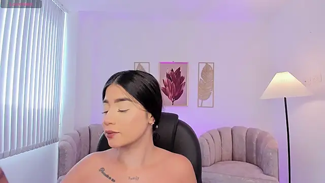 amelie jhons online show from 10.17.25