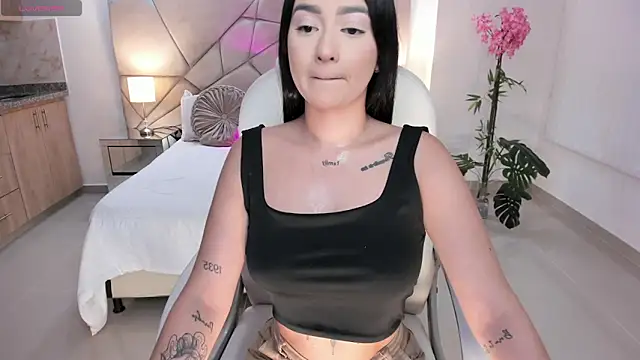 amelie jhons online show from 12.17.25