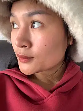 Snapshot of Zeni_fer chatting on 01.05.25 Zeni fer online show from 01.05.25