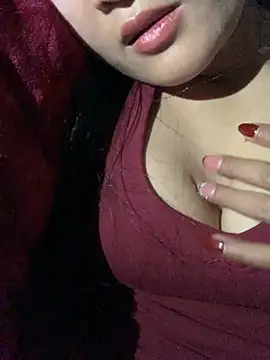 Snapshot of Zeni_fer chatting on 02.01.25 Zeni fer online show from 02.01.25