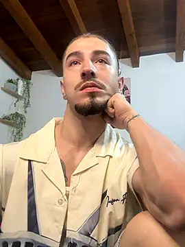 Snapshot of Valentino_Xander chatting on 11.14.25 Valentino Xander online show from 11.14.25