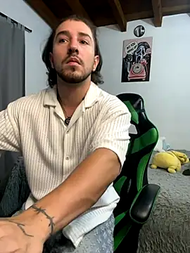 Snapshot of Valentino_Xander chatting on 11.29.25 Valentino Xander online show from 11.29.25