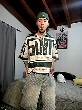 Snapshot of Valentino_Xander chatting on 12.03.25 Valentino Xander online show from 12.03.25