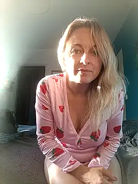 Snapshot of cassiehotsexy chatting on 09.25.25 cassiehotsexy online show from 09.25.25