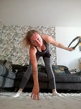 Snapshot of cassiehotsexy chatting on 09.26.25 cassiehotsexy online show from 09.26.25