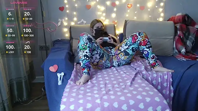 MilaaMilaa online show from 02.11.25