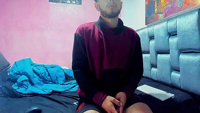 Piggy Eddy online show from 03.20.25